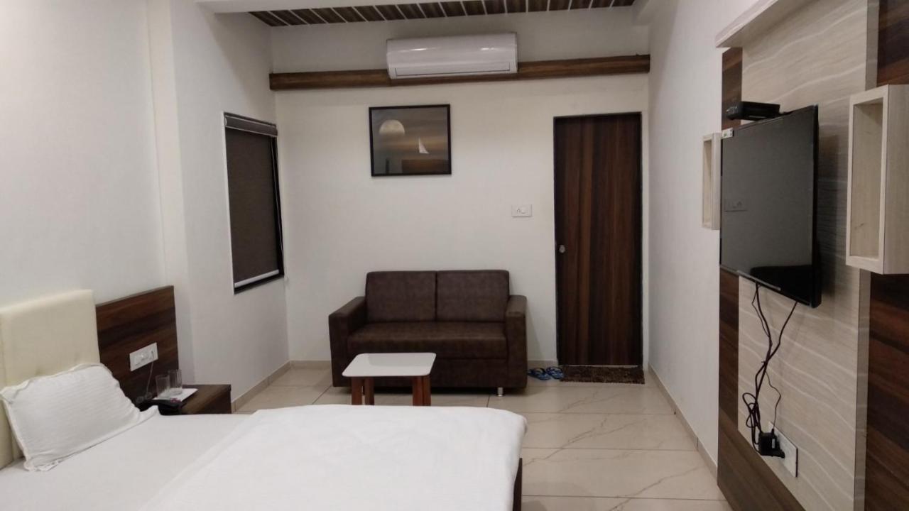 Hotel The Grand Shiva Gondal Dış mekan fotoğraf