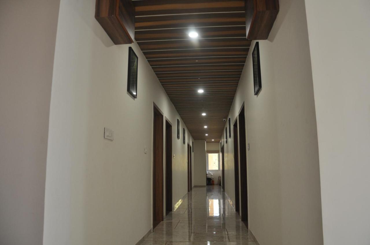 Hotel The Grand Shiva Gondal Dış mekan fotoğraf
